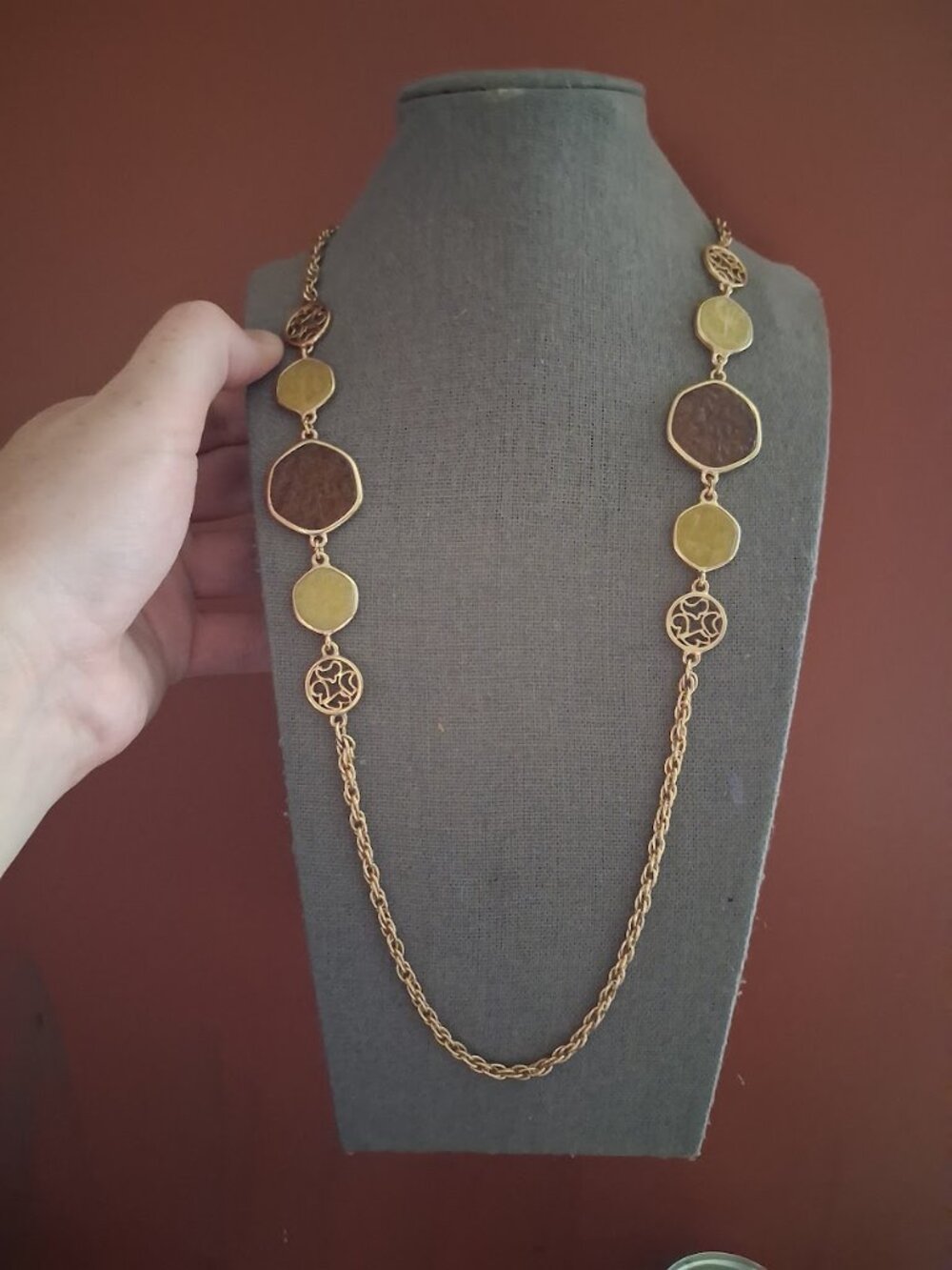 36 inch Sarah Coventry statement necklace